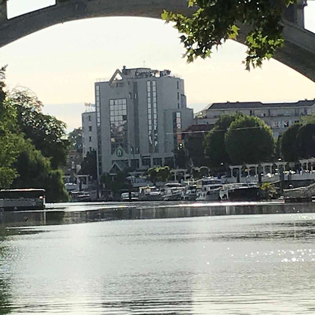 Hotel Campanile Nogent-sur-Seine Exterior foto